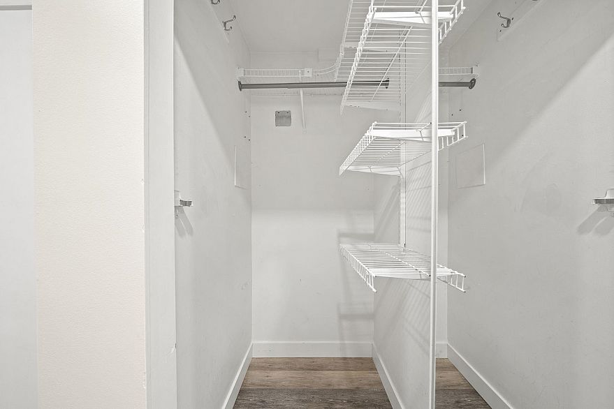 103 2212 Oxford Street