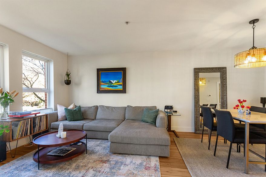 204 1868 W 5th Avenue