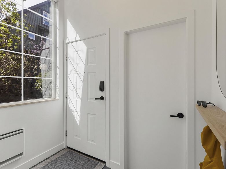 1065 E Pender Street