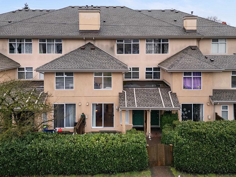 15 3428 Adanac Street