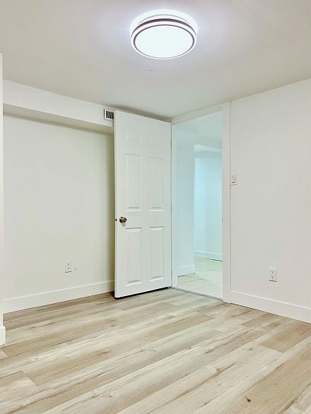 3708 Dumfries Street