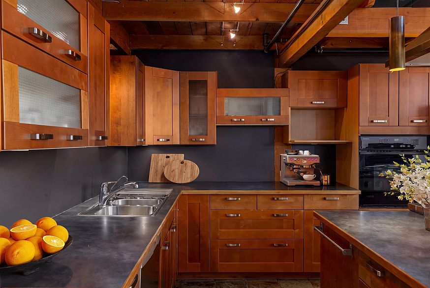 211 1220 E Pender Street