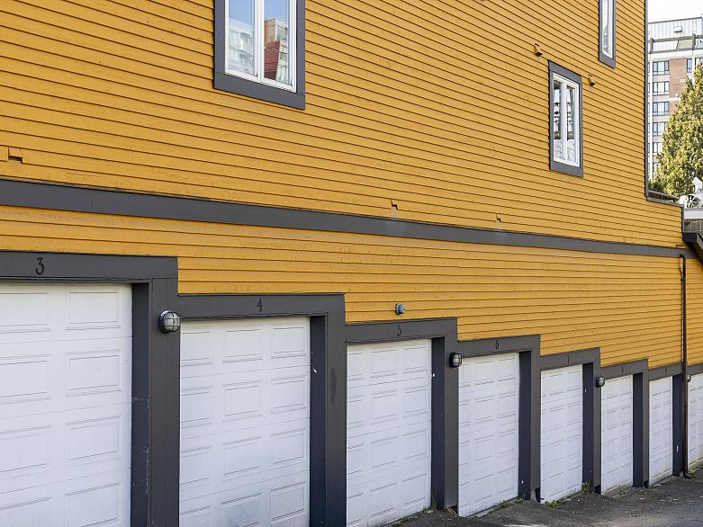 1065 E Pender Street