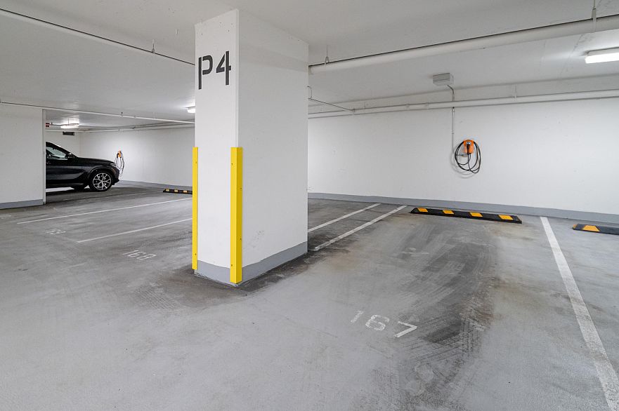 3501 889 Pacific Street