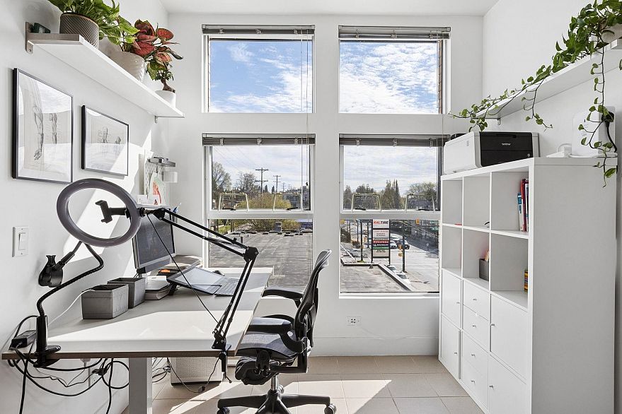 PH4 2088 W 11th Avenue