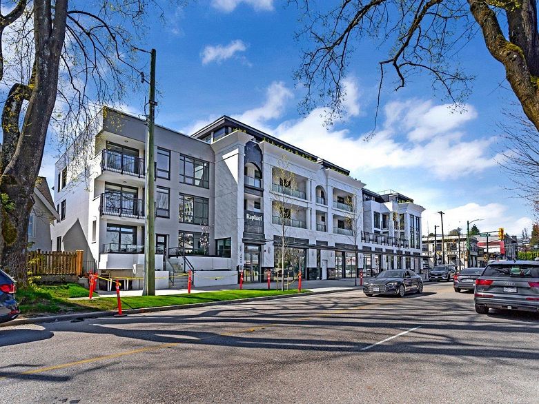 307 3668 W 10th Avenue