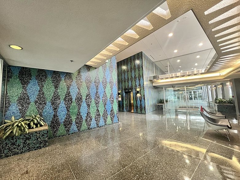 607 989 Nelson Street