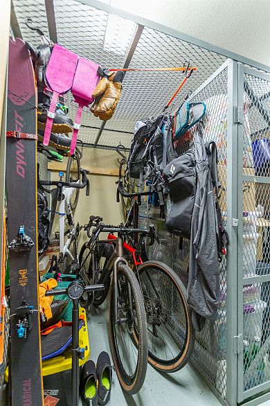 204 1868 W 5th Avenue