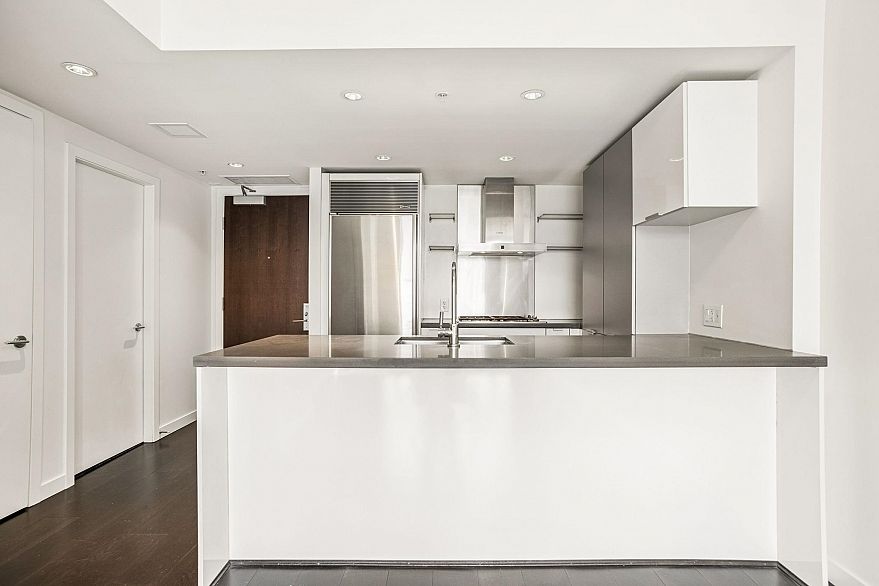 2202 788 Richards Street