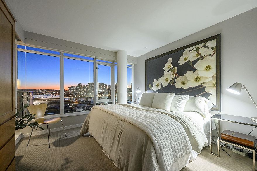 1402 181 W 1st Avenue