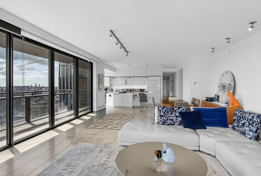 3502 838 W Hastings Street