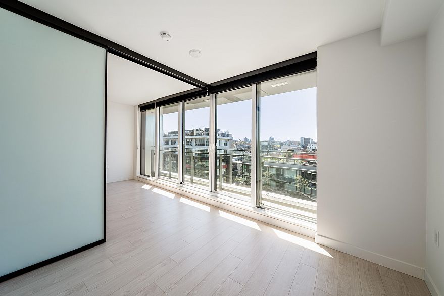 1305 1768 Cook Street