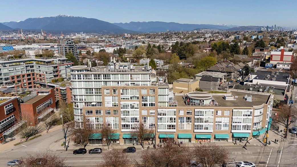 219 288 E 8th Avenue