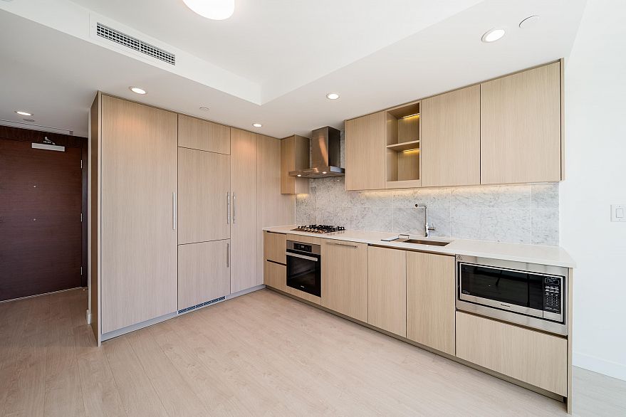 1305 1768 Cook Street