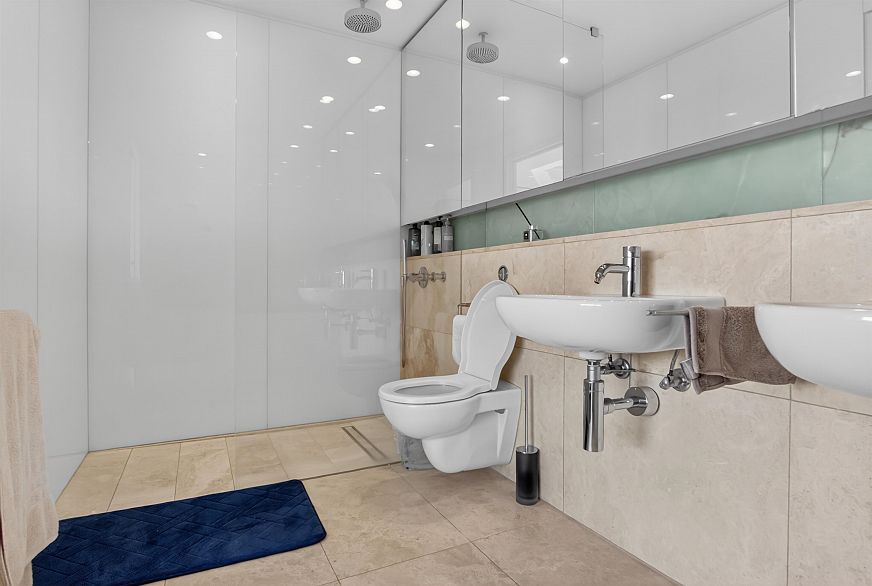 3502 838 W Hastings Street