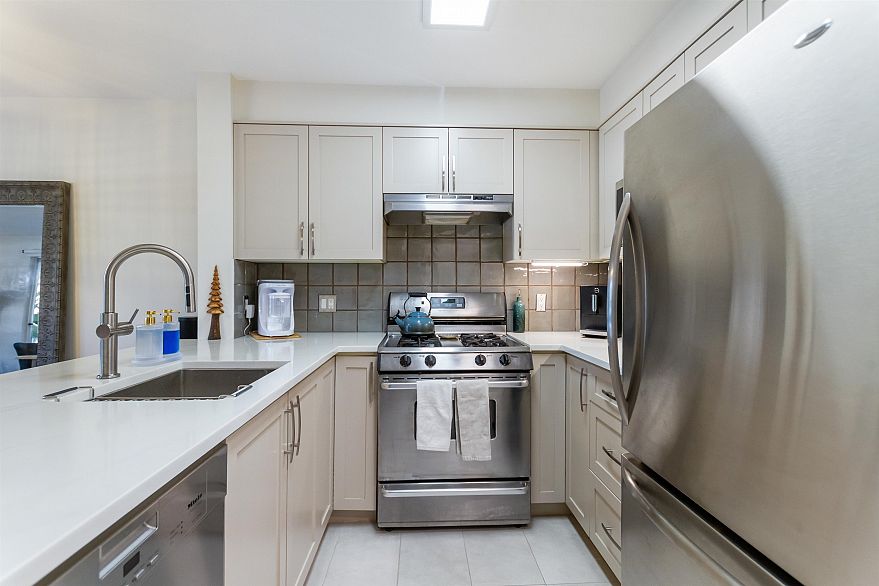 204 1868 W 5th Avenue