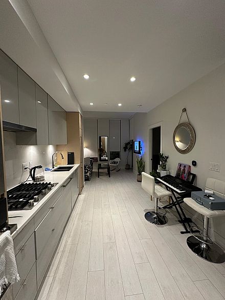 426 3438 Sawmill Crescent