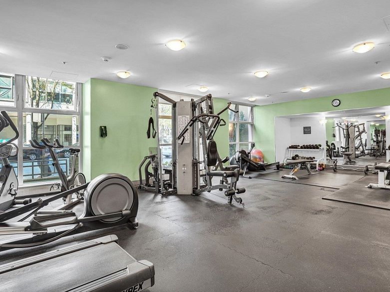 802 1318 Homer Street