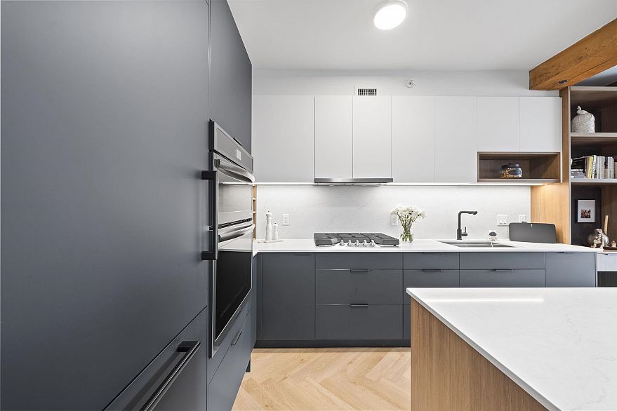 202 1275 Hamilton Street