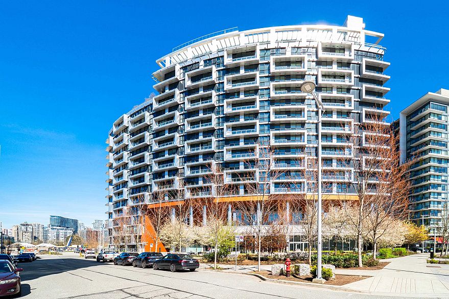 1305 1768 Cook Street