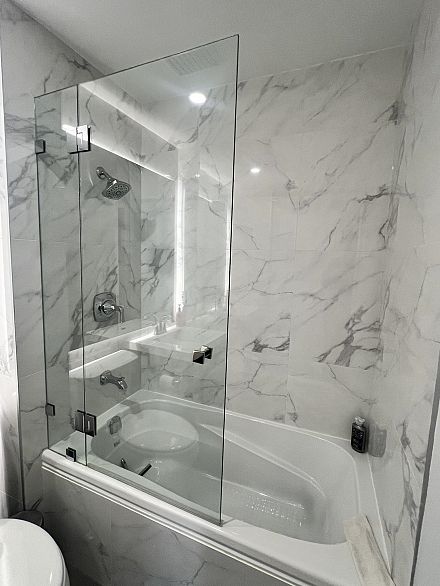 607 989 Nelson Street