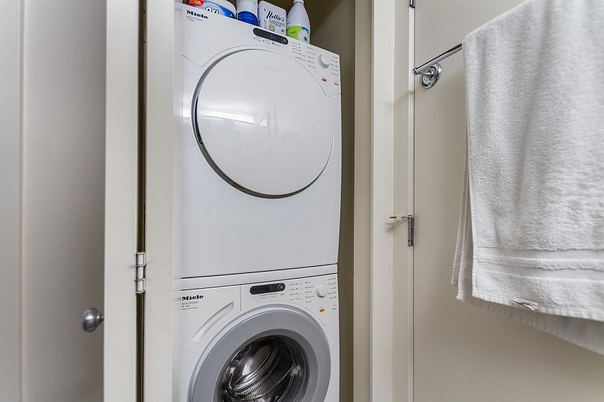 204 1868 W 5th Avenue