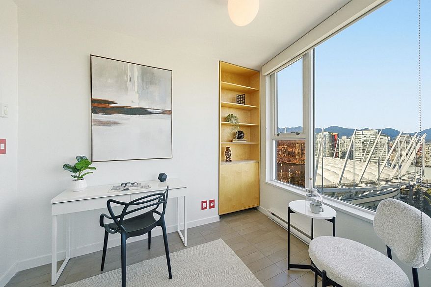 3302 33 Smithe Street