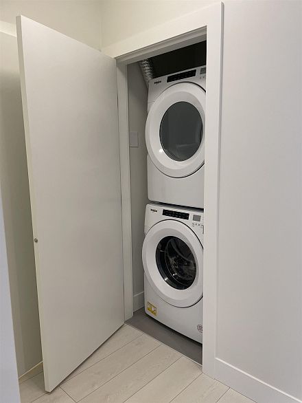 426 3438 Sawmill Crescent