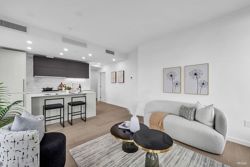 705 8415 Granville Street