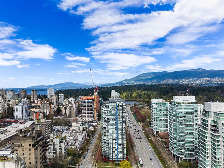 1002 1723 Alberni Street