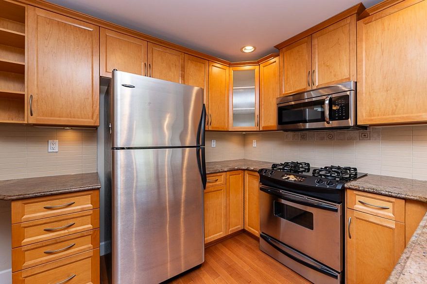 203 2103 W 45th Avenue