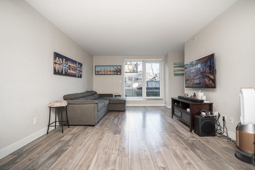 402 1323 Homer Street