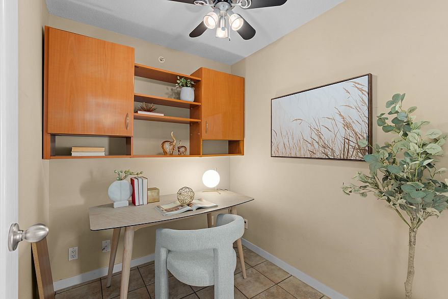 1703 1077 Marinaside Crescent