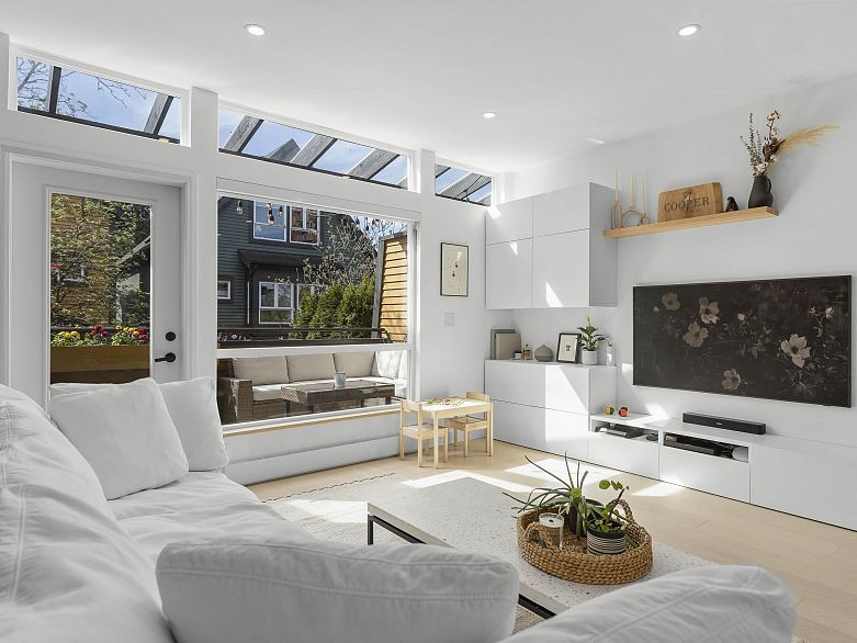 1065 E Pender Street