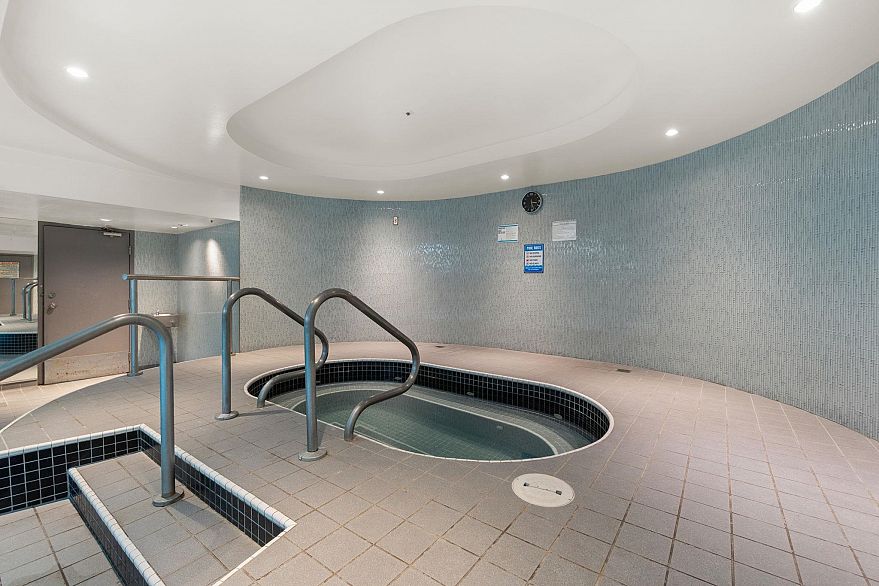 1007 588 Broughton Street