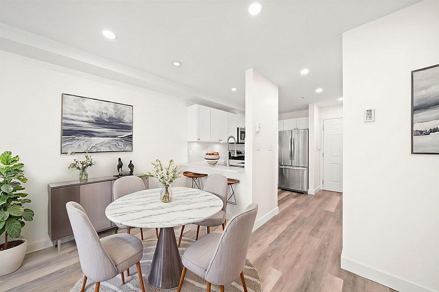 103 2212 Oxford Street