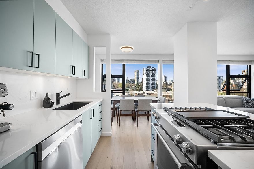 1002 1723 Alberni Street