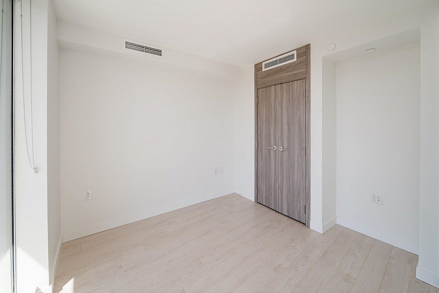 1305 1768 Cook Street