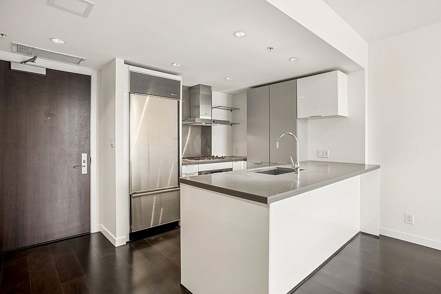 2202 788 Richards Street