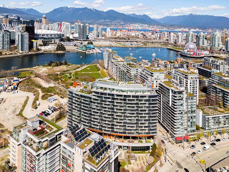 1305 1768 Cook Street