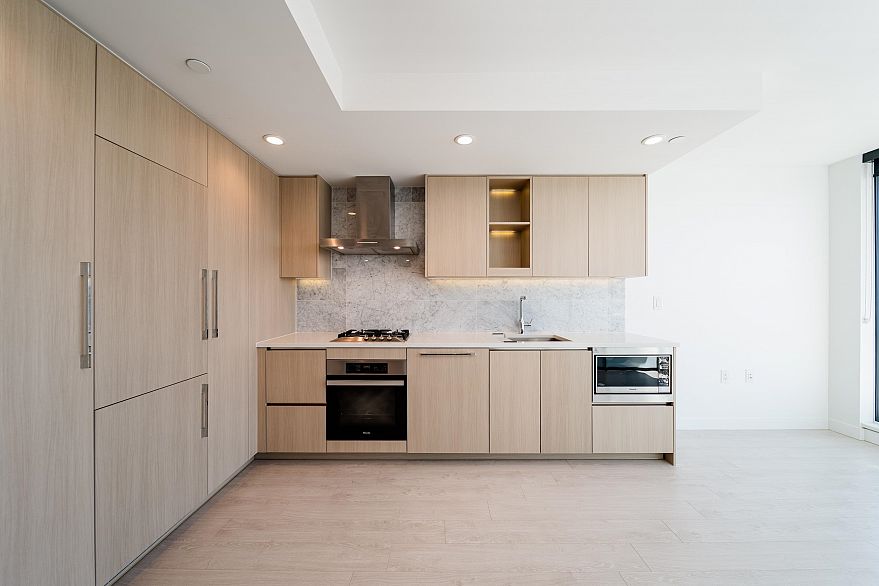 1305 1768 Cook Street