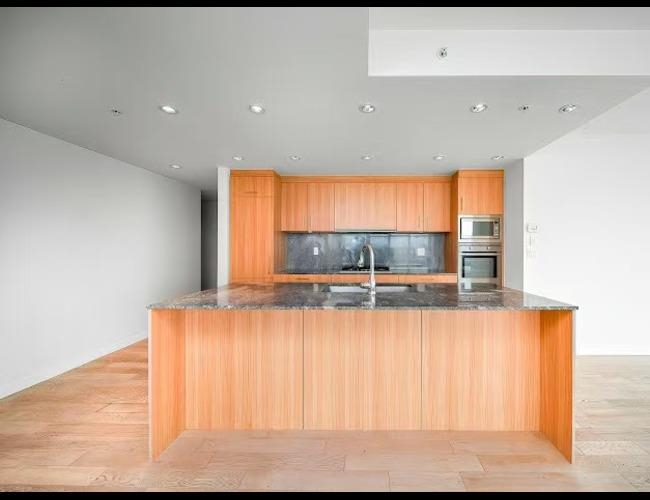 903 2411 Heather Street