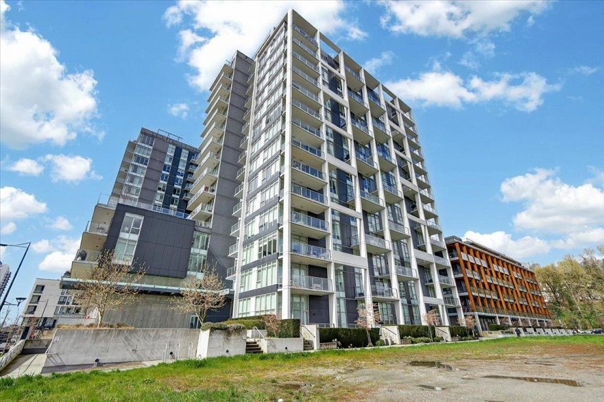 1403 3581 E Kent Avenue North Avenue