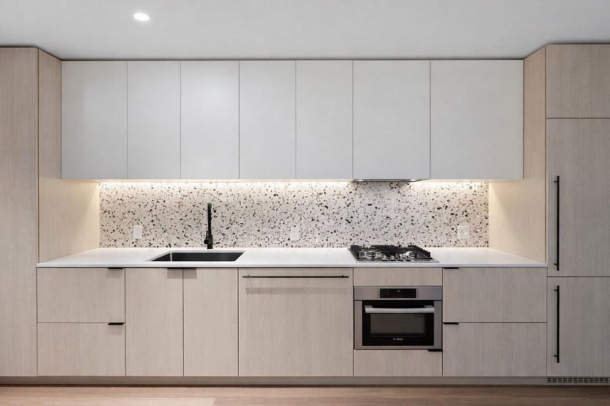 422 2471 St George Street