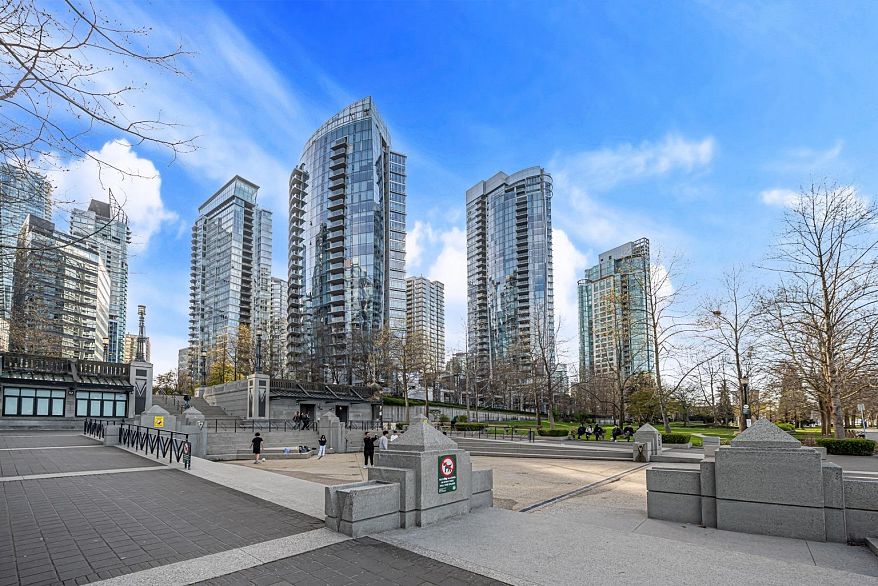 1301 1233 W Cordova Street