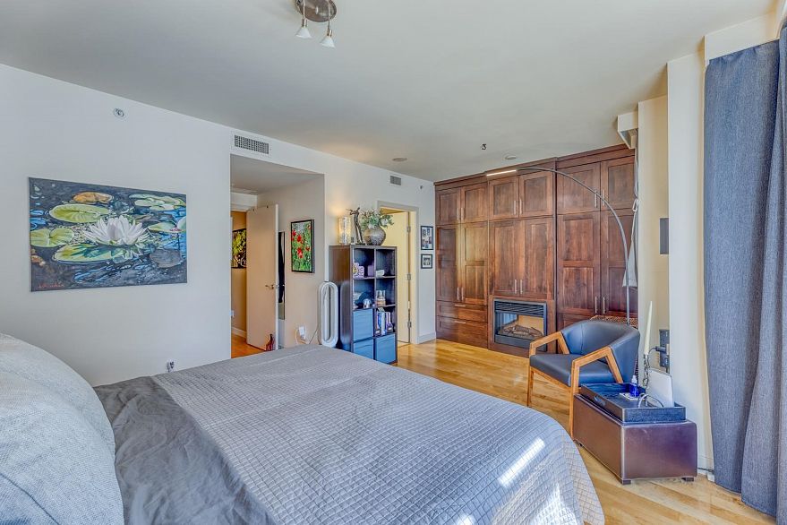 TH29 1295 W Cordova Street