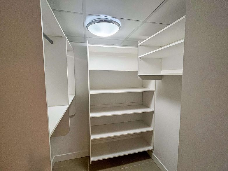 12F 288 1ST AVENUE, Vancouver BC V5Y 0E9