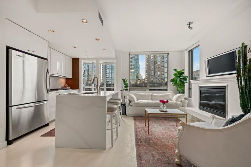 601 1005 Beach Avenue