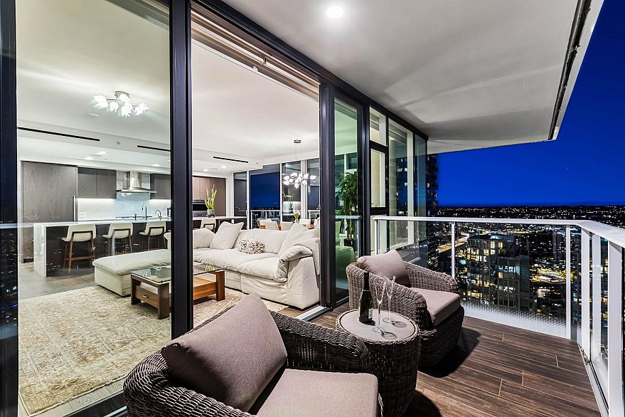 3404 1335 Howe Street