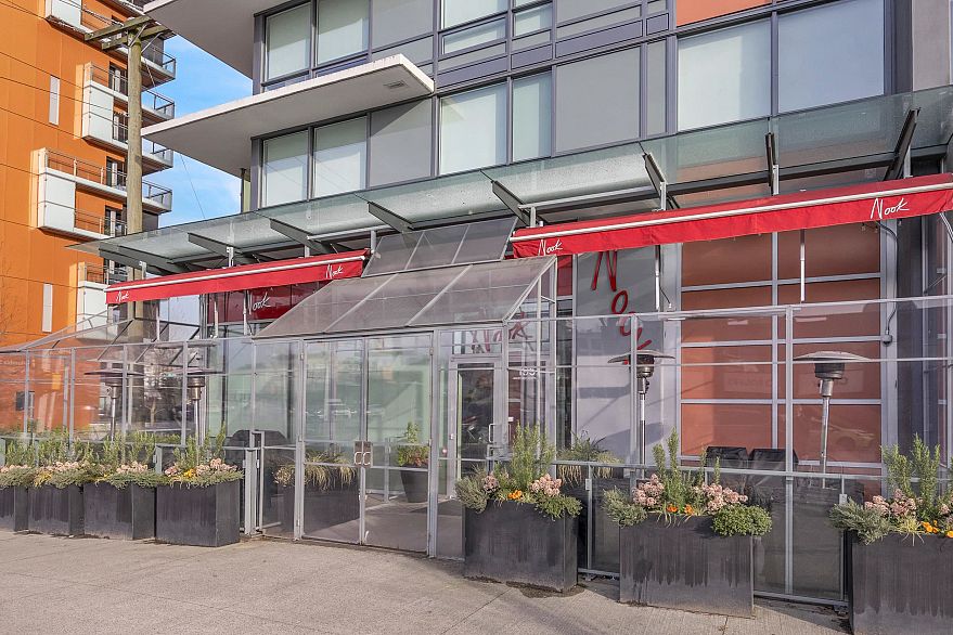 1405 1788 Columbia Street